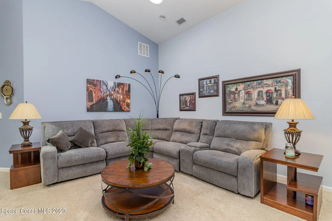 Photo of 1208 Dillard Drive SE
