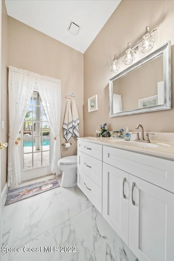 Photo of 1001 Fieldstone Drive
