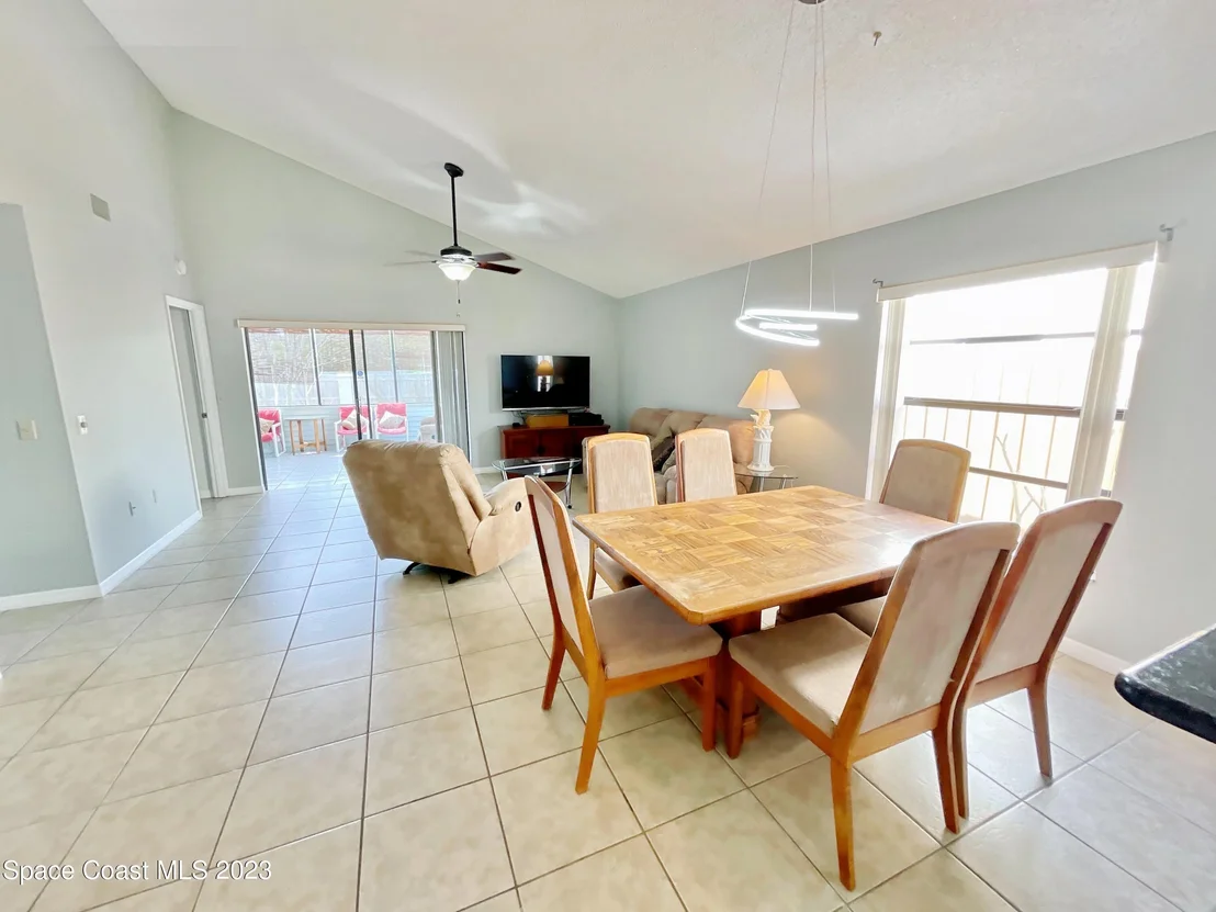 Photo of 1564 Clover Circle