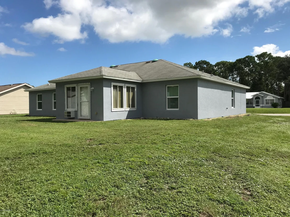 Photo of 6800 Cecil Road