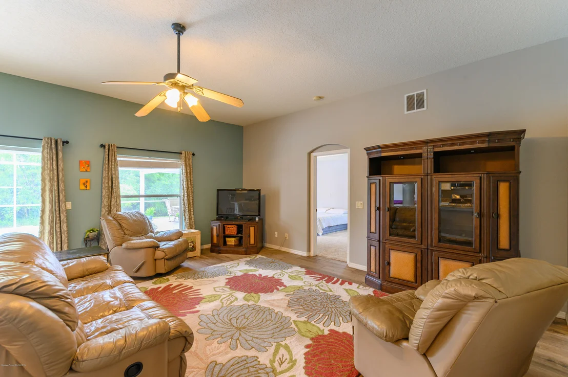 Photo of 4403 Long Lake Road
