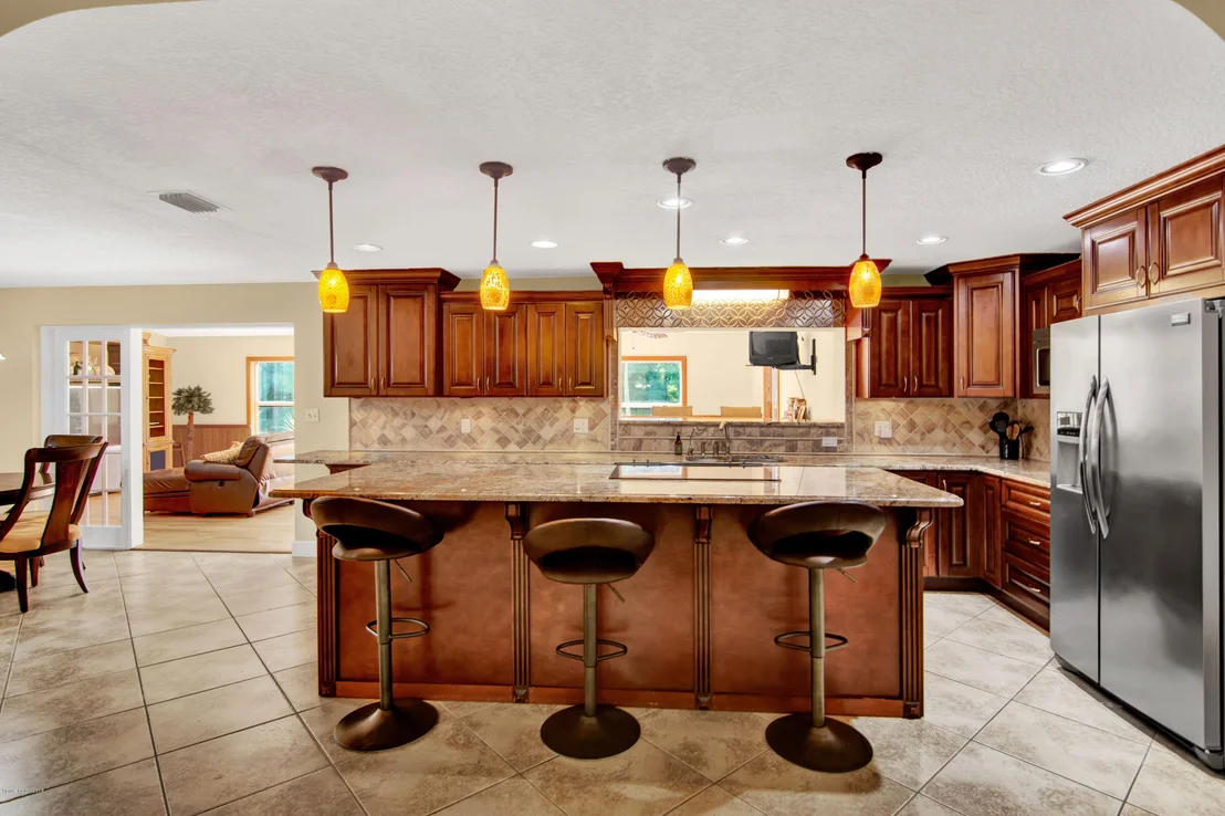 Photo of 413 Sunset Boulevard