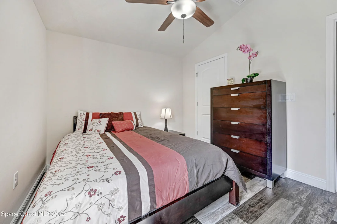 Photo of 1383 Steele Road SE