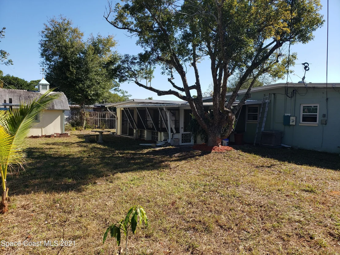 Photo of 1050 Myrtle Lane