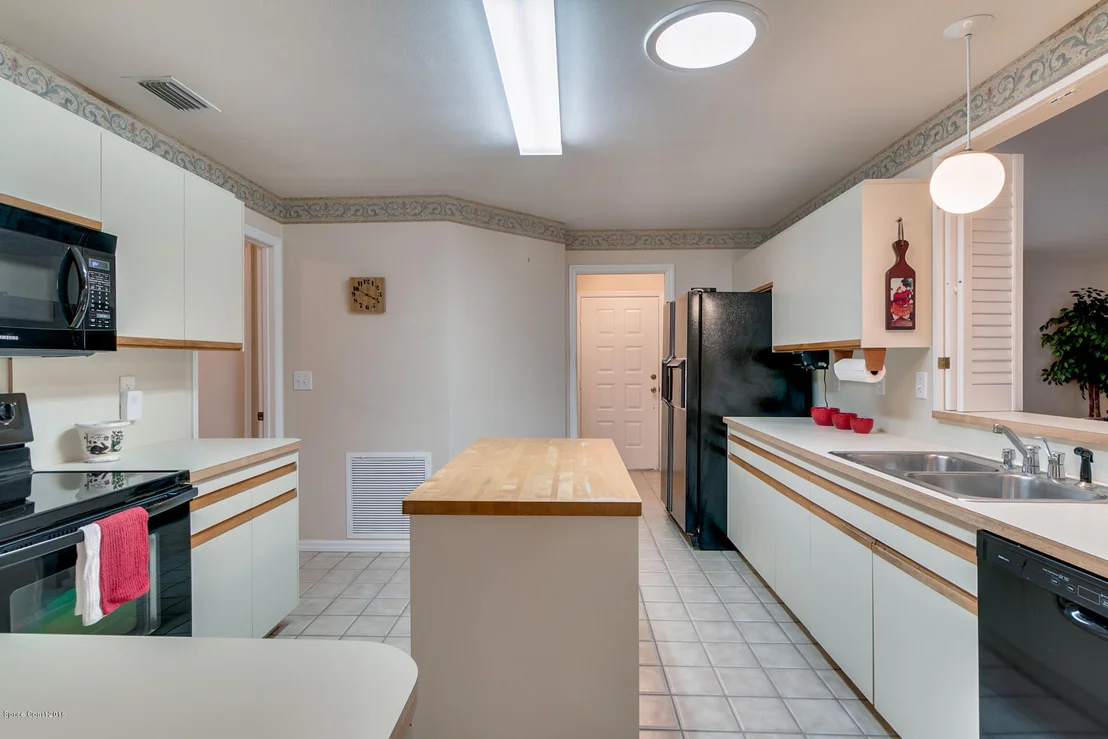 Photo of 3301 Lake View Circle