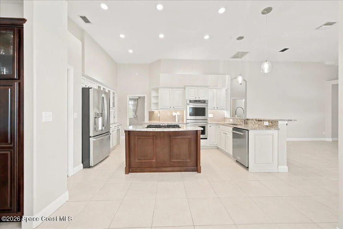 Photo of 825 Thrasher Drive