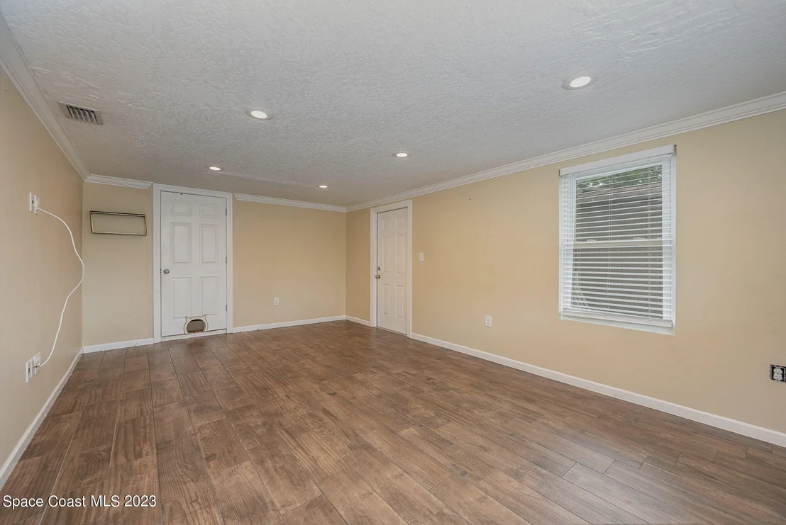 Photo of 2477 Burns Avenue