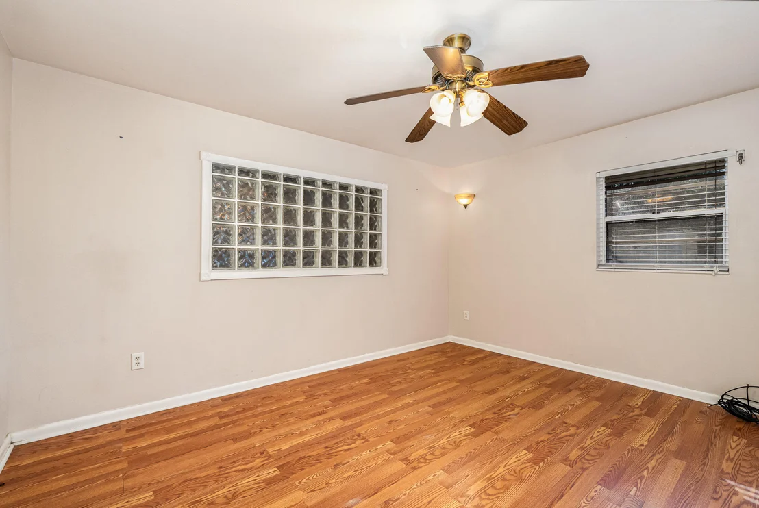 Photo of 395 Willow Drive