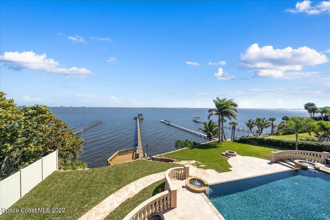 Photo of 671 Indian River Drive