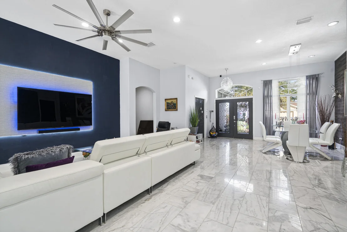 Photo of 712 Autumn Glen Drive