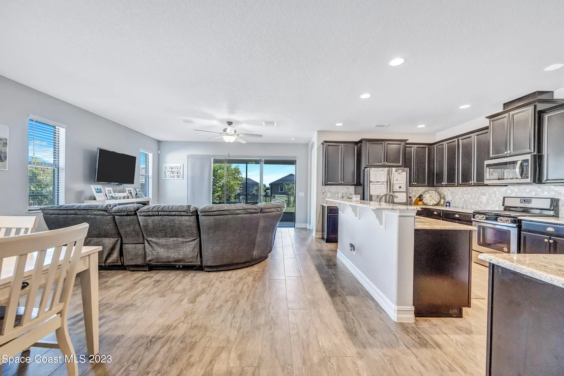 Photo of 7338 Bluemink Lane