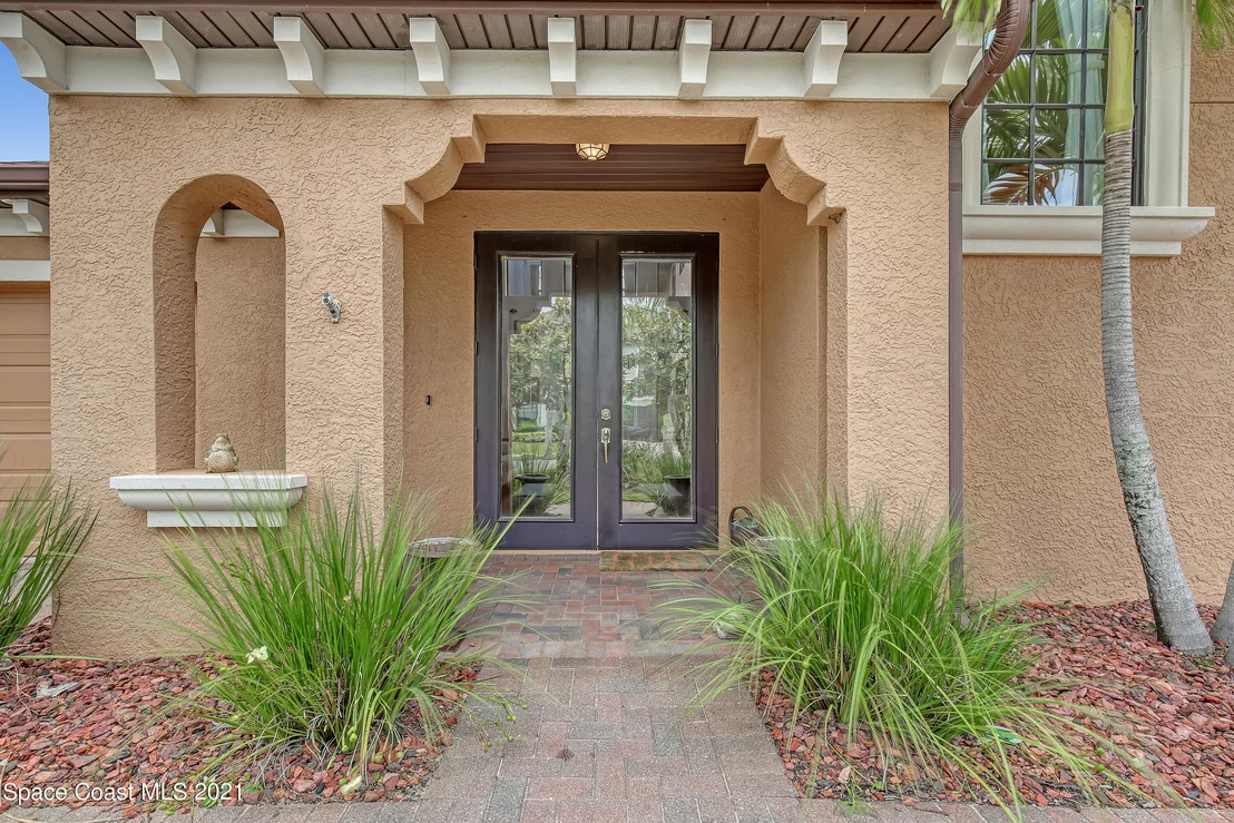Photo of 1380 Talon Way