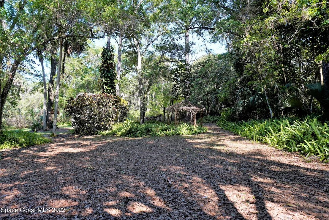 Photo of 686 Hammock Road