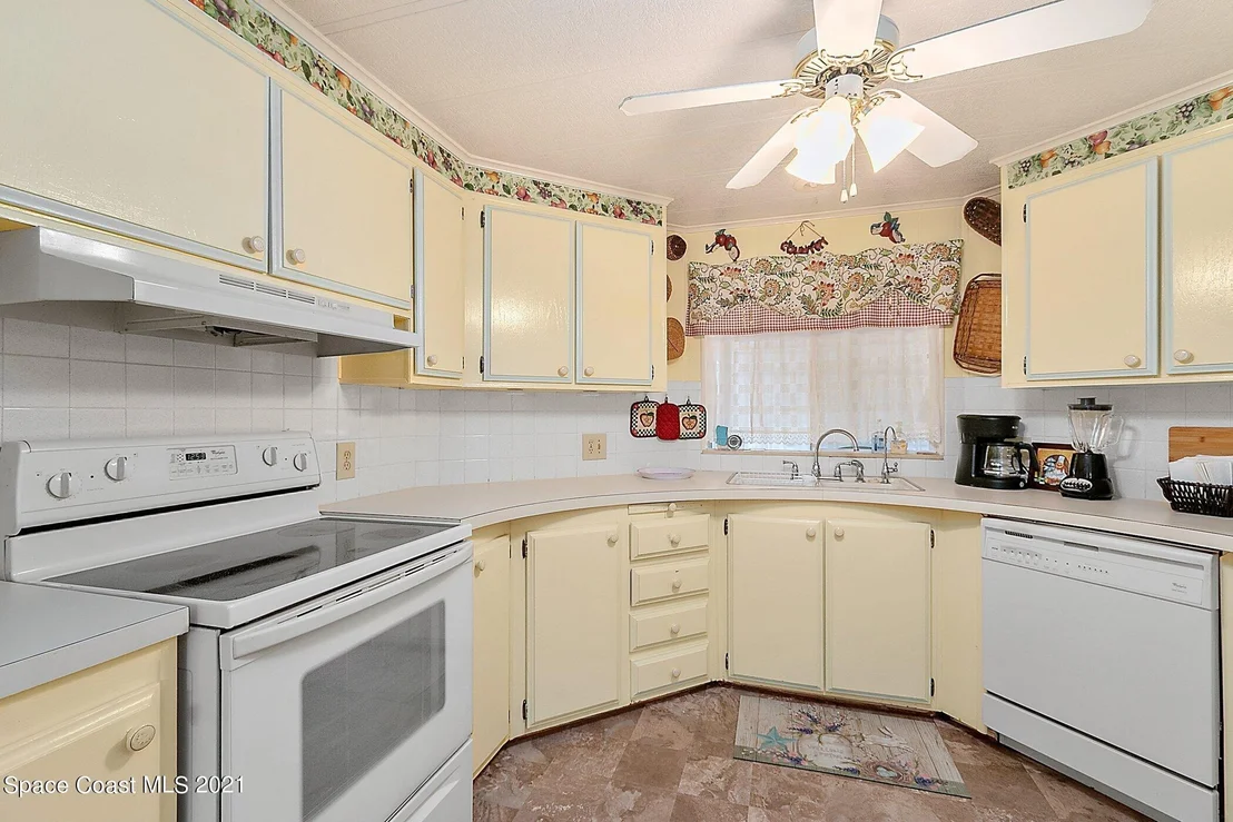 Photo of 566 Jennifer Circle