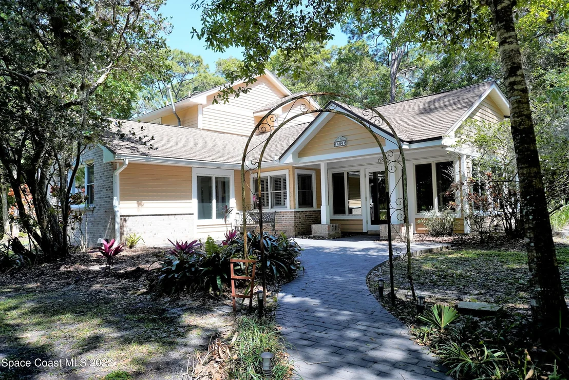 Photo of 686 Hammock Road