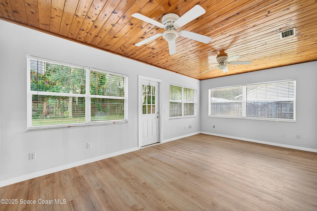 Photo of 4859 Horton Street