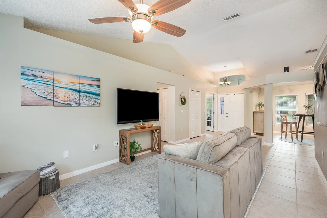 Photo of 2403 Mountain View Avenue