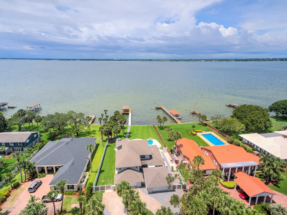 Photo of 300 Riverside Drive