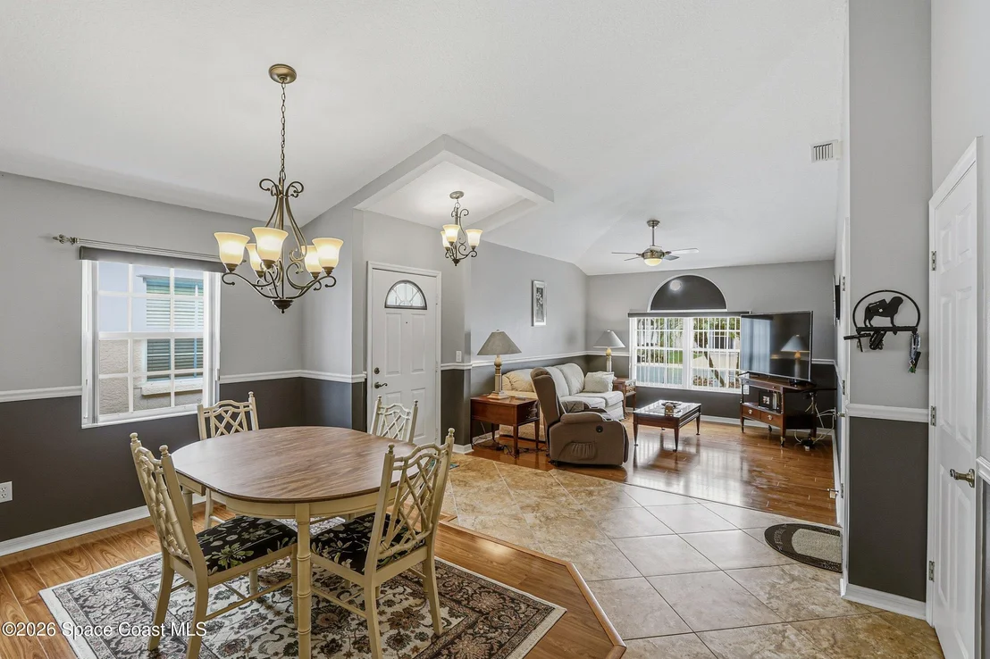 Photo of 934 S Fork Circle