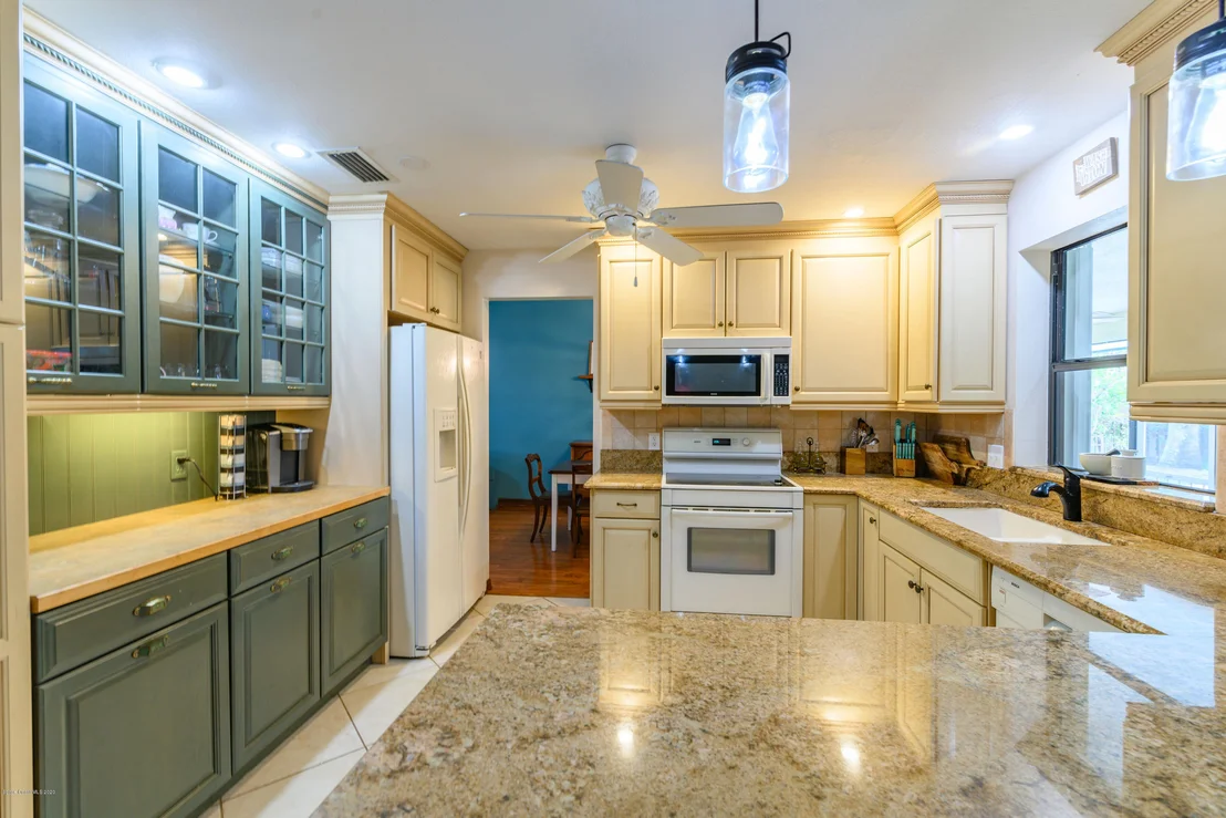 Photo of 421 Monaco Drive