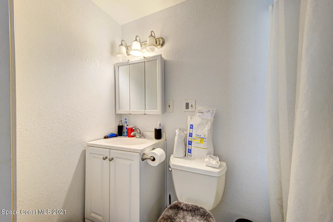 Photo of 2337 Broadway Avenue