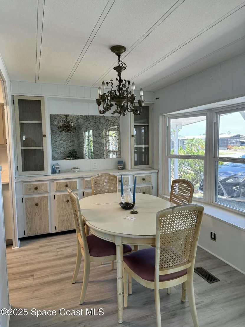 Photo of 939 Laurel Circle