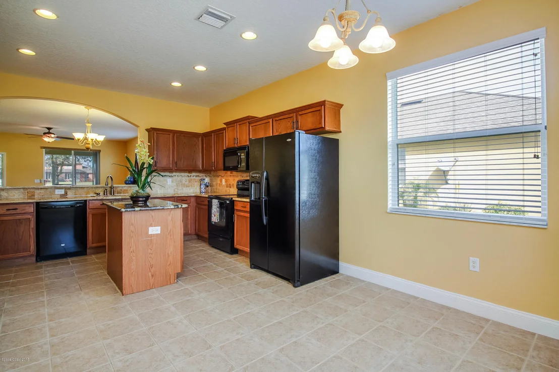 Photo of 1472 Hemingway Boulevard