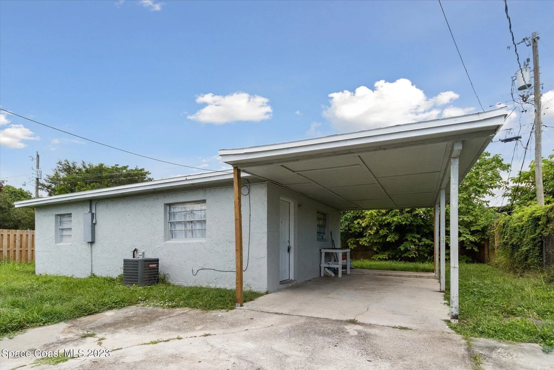 Photo of 3104 Swift Street