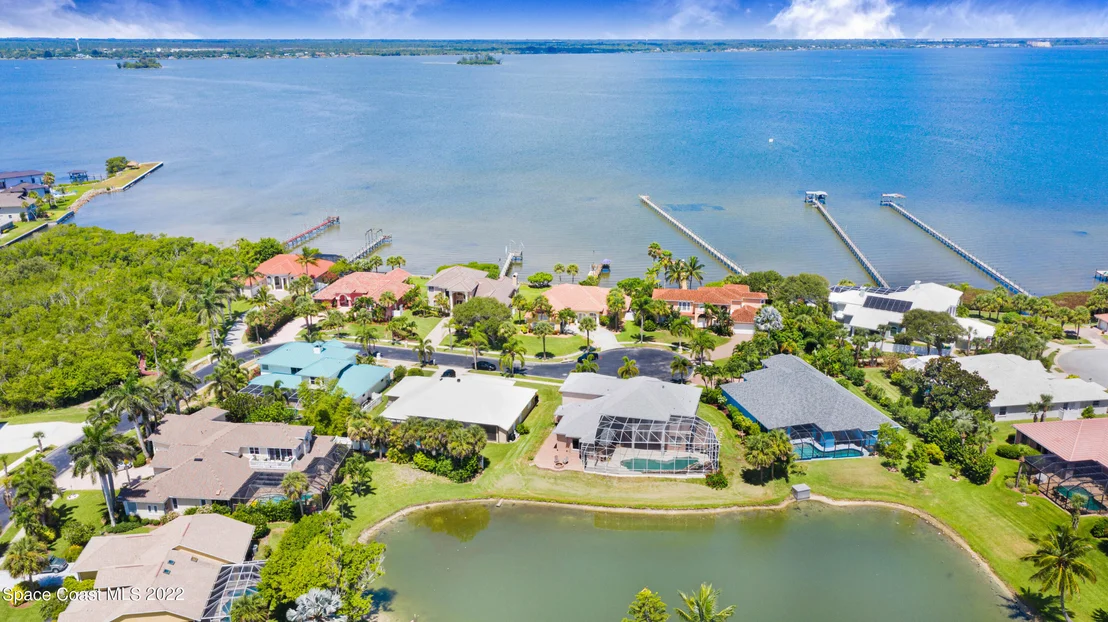 Photo of 334 Island Drive