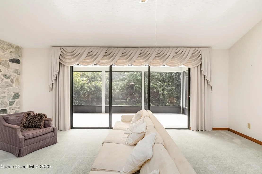 Photo of 2590 Coral Way