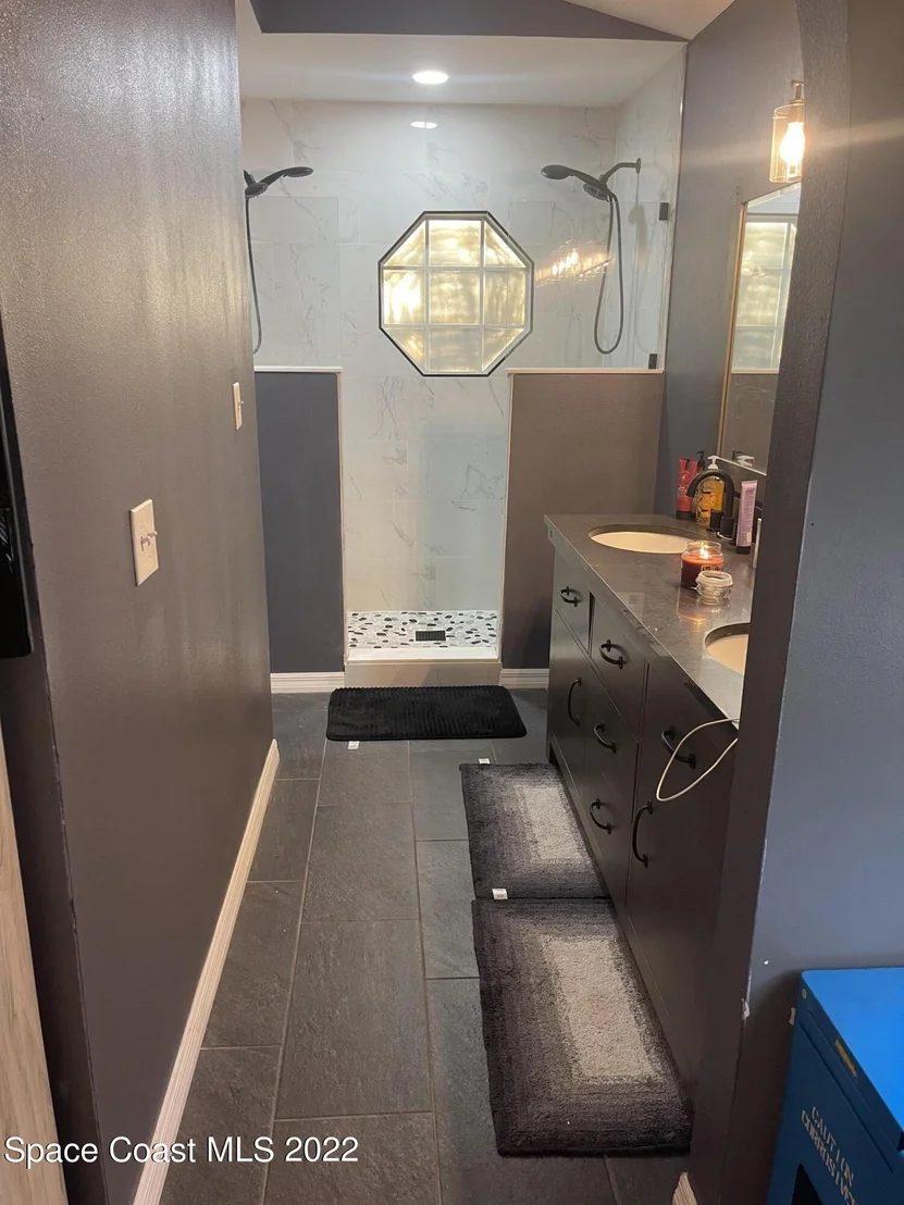 Photo of 5125 Holden Road