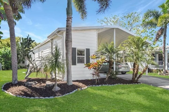 Photo of 1944 Seagrape Street NE