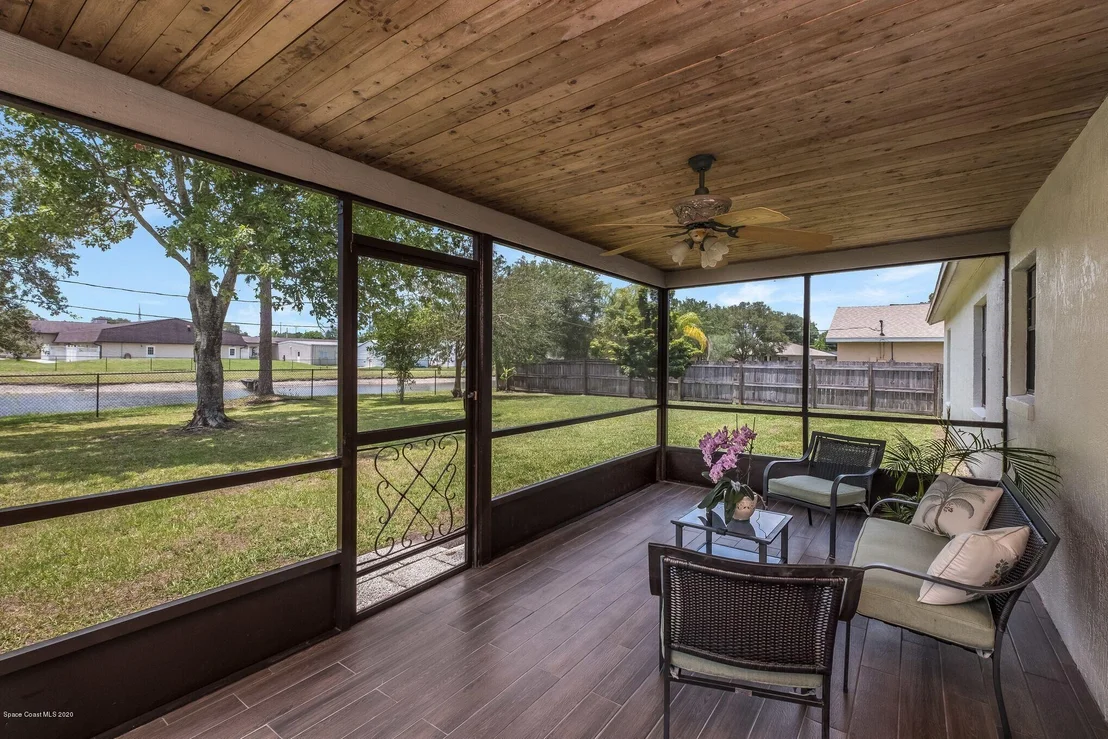 Photo of 424 Orlov Road NW