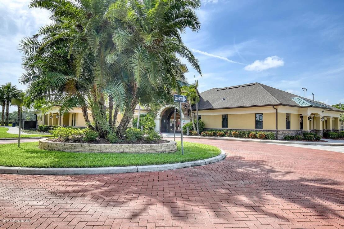 Photo of 4298 Alligator Flag Circle