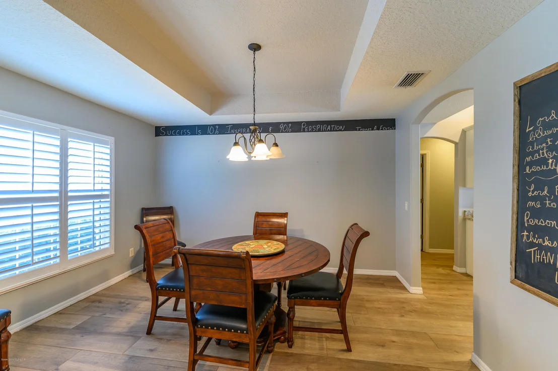 Photo of 4403 Long Lake Road