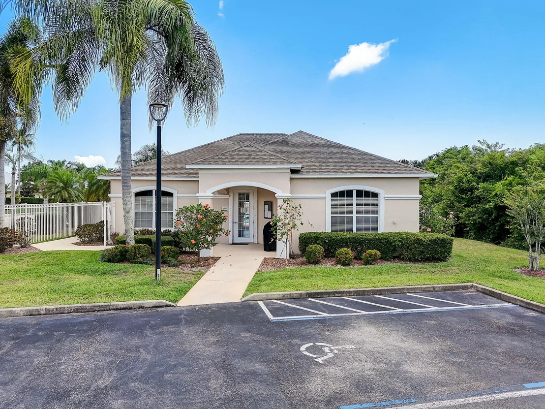 Photo of 4621 Portage Trail