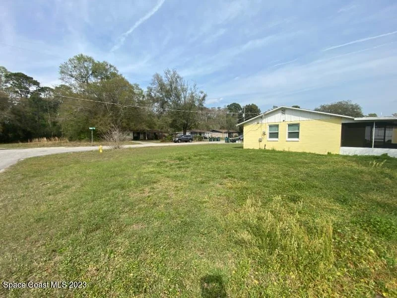 Photo of 10308 Dobell Road