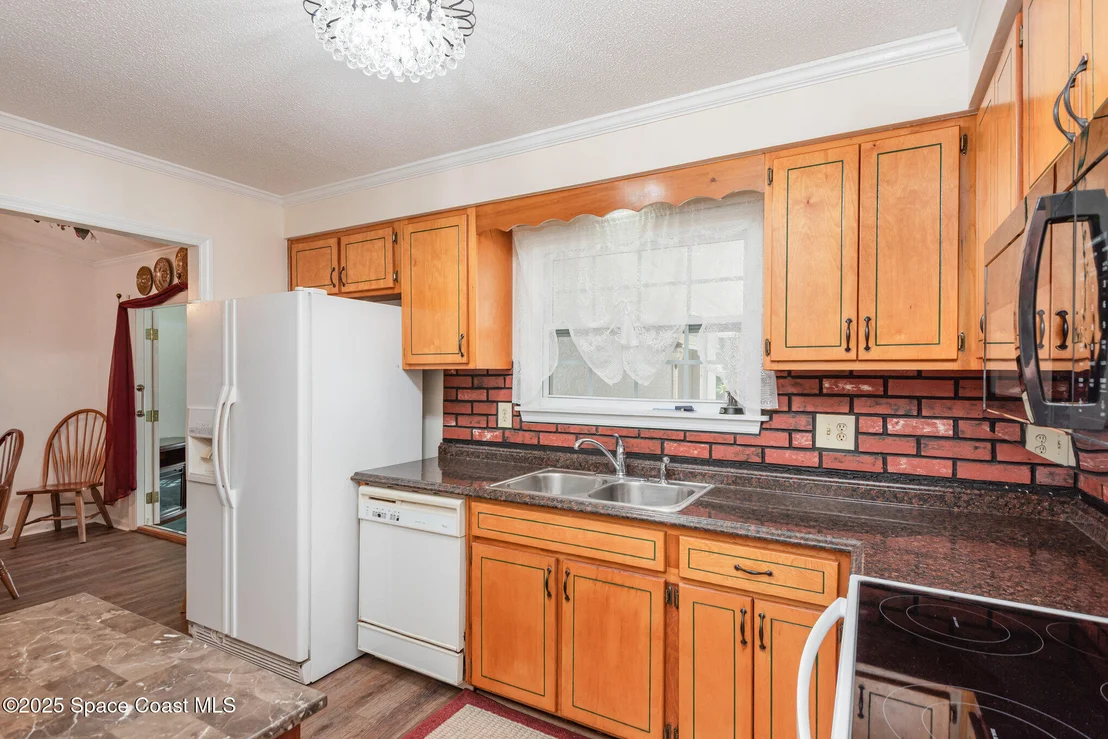 Photo of 6980 Bright Avenue