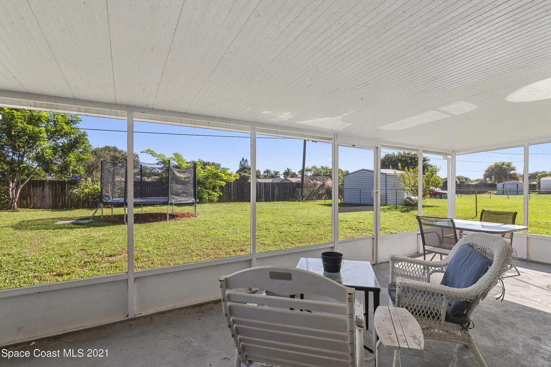 Photo of 2290 Warwick Road