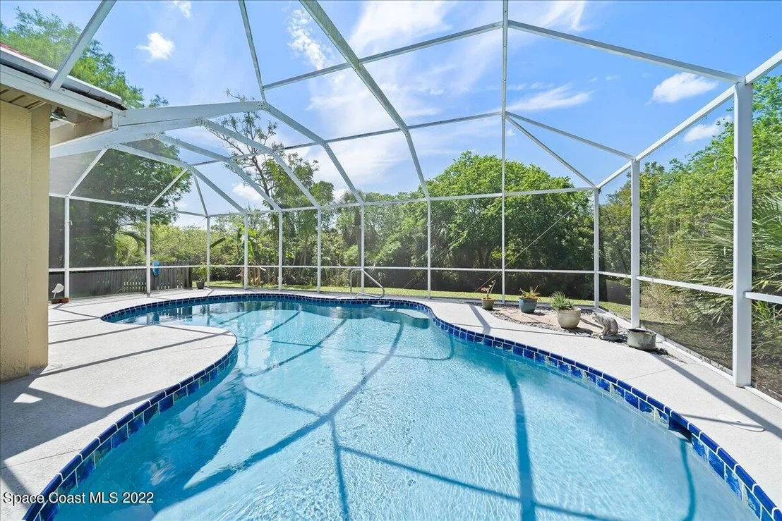 Photo of 4620 Canard Road