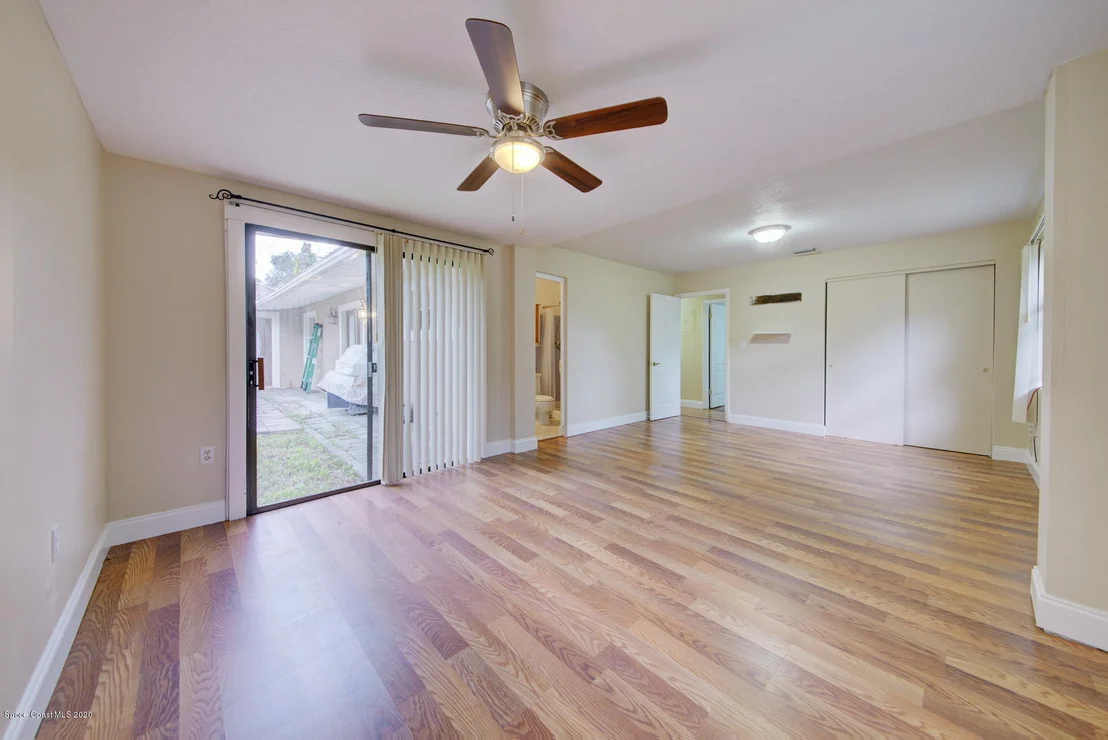 Photo of 1043 Green Road