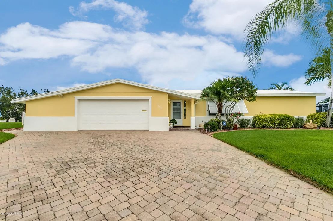Photo of 449 Thrush Drive