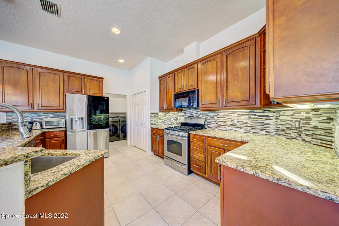 Photo of 334 Island Drive