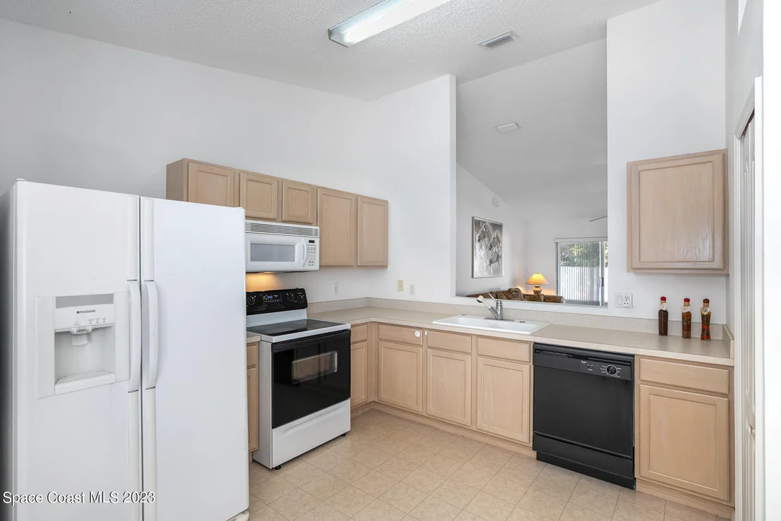 Photo of 896 Shaw Circle
