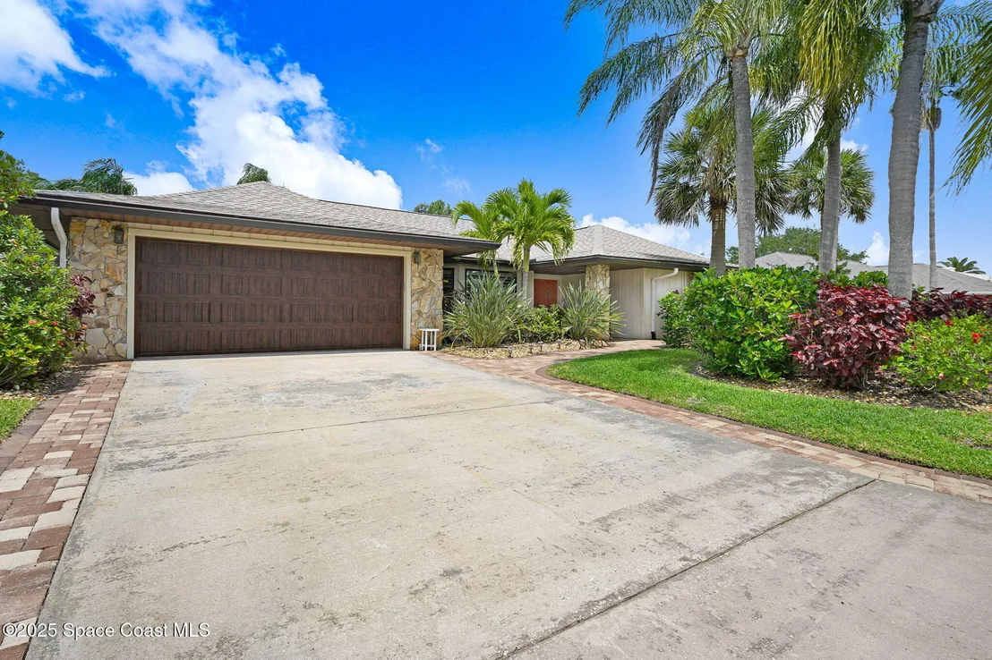 Photo of 847 Kerry Downs Circle