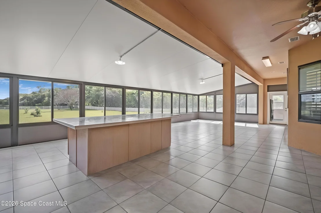 Photo of 900 Hall Road