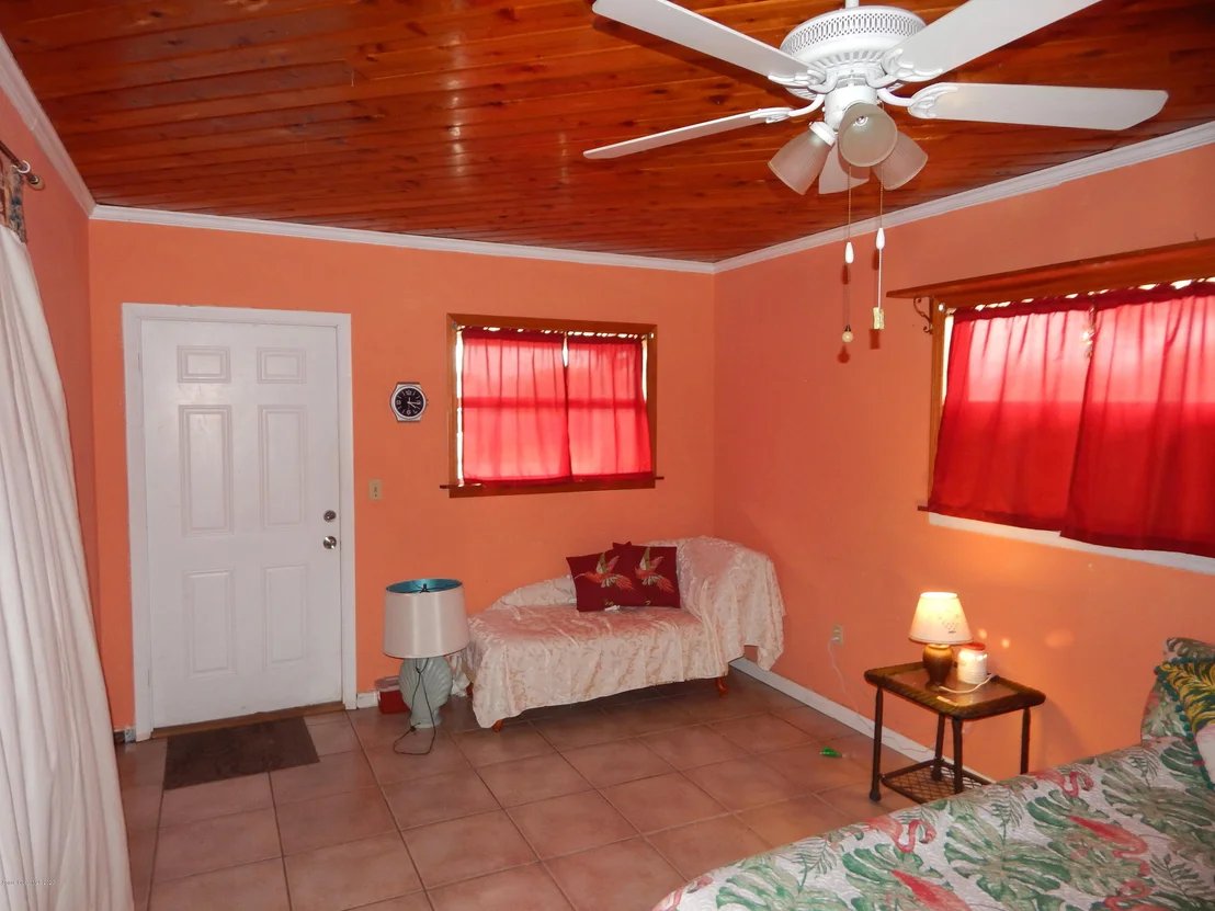 Photo of 811 Bianca Drive NE