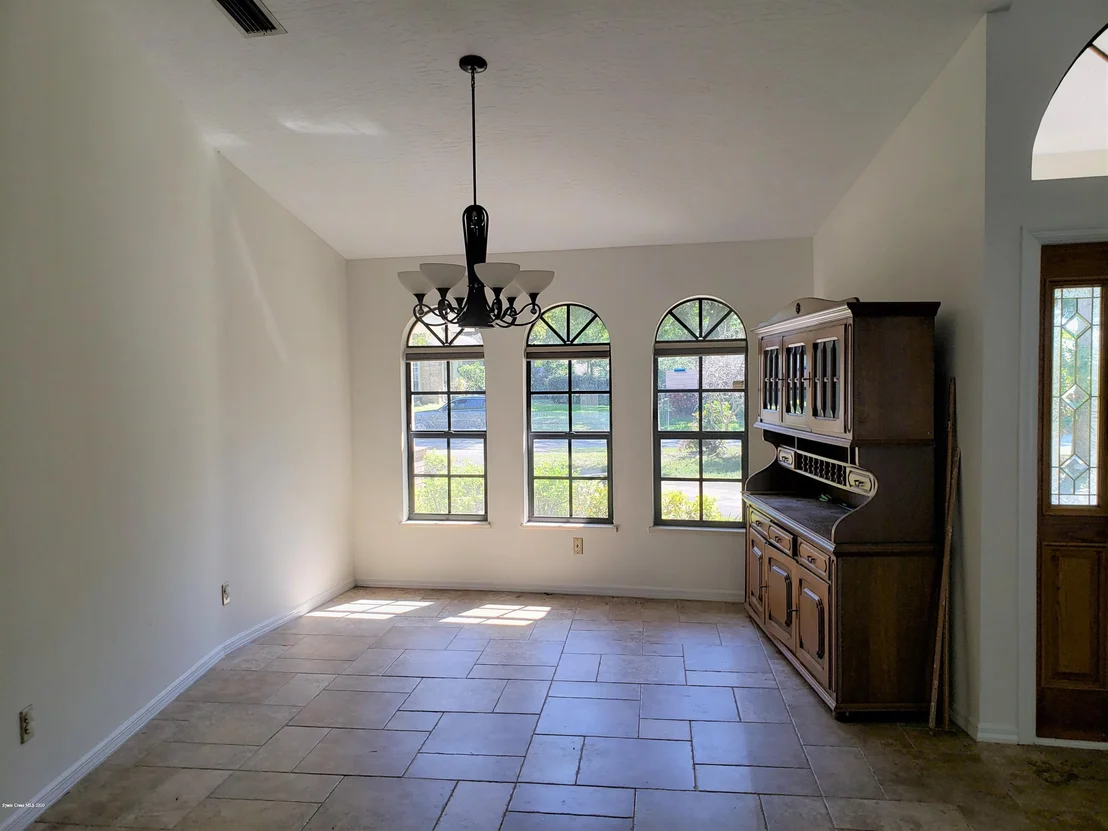 Photo of 1304 Heritage Acres Boulevard