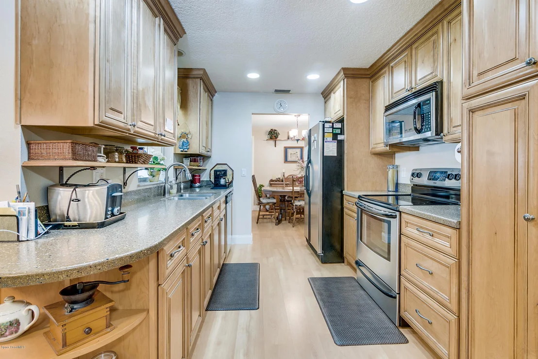 Photo of 1529 VAN ECK Road NE
