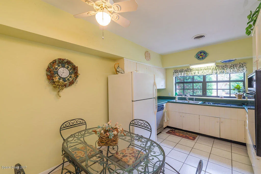 Photo of 201 Cocoa Avenue